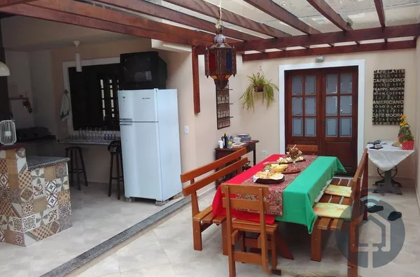 Casa espaçosa com 4 dormitórios em São Roque!! - Foto 2