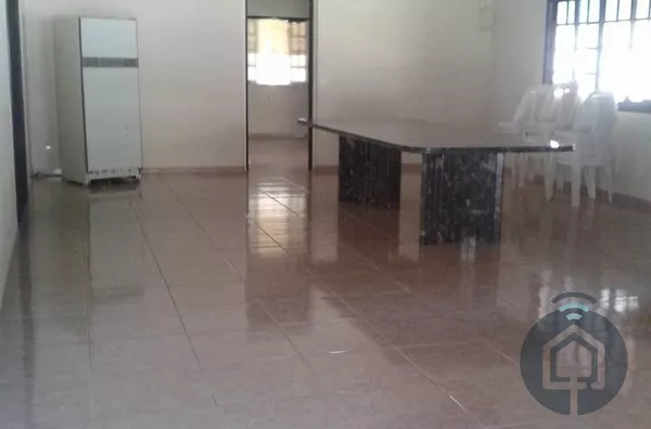 Sítio com Lago, Casa Avarandada e Muito Lazer