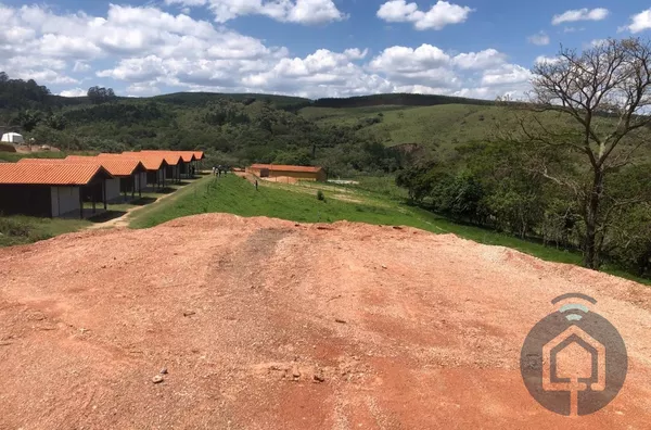 Terreno em Condomínio com Lagos e Próximo à Represa Itupararanga