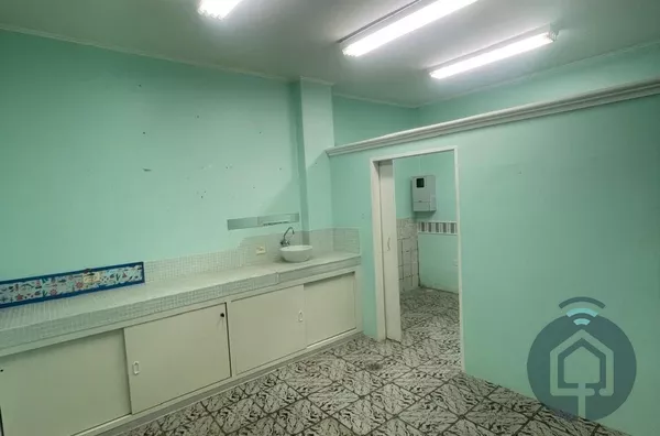 Sala comercial no centro de São Roque 