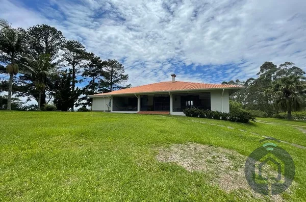 Oportunidade Única: Sítio em São Roque, o Refúgio Perfeito