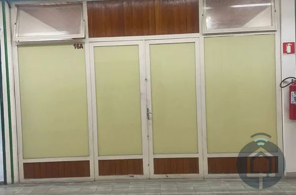 Sala comercial no centro de São Roque 