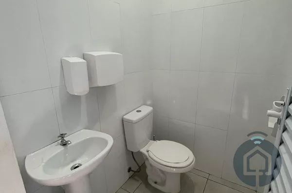 Ampla Sala Comercial para Aluguel no Centro de São Roque – Ideal para seu Negócio!