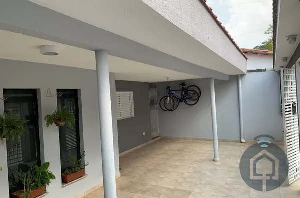 Casa à Venda com 3 Quartos em Mairinque!