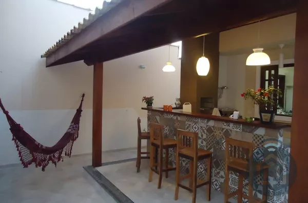 Casa espaçosa com 4 dormitórios em São Roque!! - Foto 4