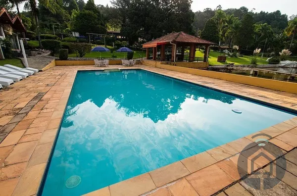 Natureza e Conforto: Sítio Exclusivo em Mairinque!