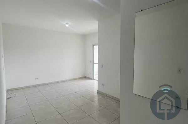 Apartamento com Varanda Ampla e Ótima Localização