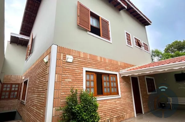 Aconchego e Versatilidade em uma Residência Completa no Jardim Flórida