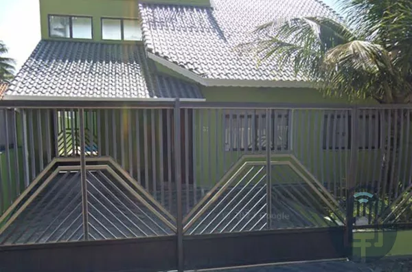 Casa à Venda - 3 Quartos - Bairro Josedy, Peruíbe