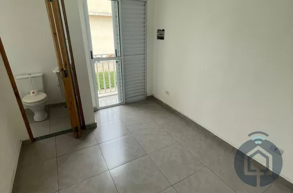 Conforto e Praticidade em São Roque – Casa com Duas Suítes e Varanda no Bairro Marmeleiro