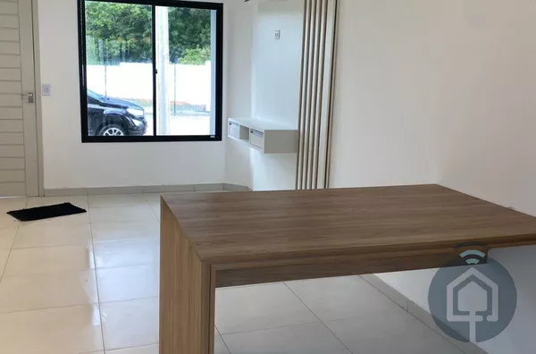 Impecável! Casa com Varanda, Área Gourmet e Lazer no Condomínio