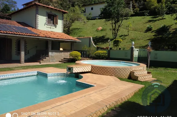 Chácara Mobiliada em São Roque: Charme, Conforto e Lazer em um Só Lugar