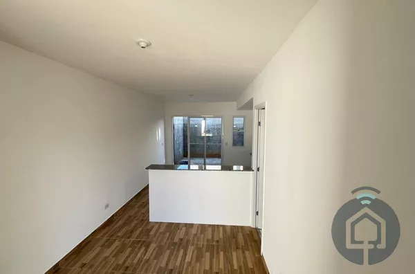 Charmoso Sobrado em Condomínio Fechado