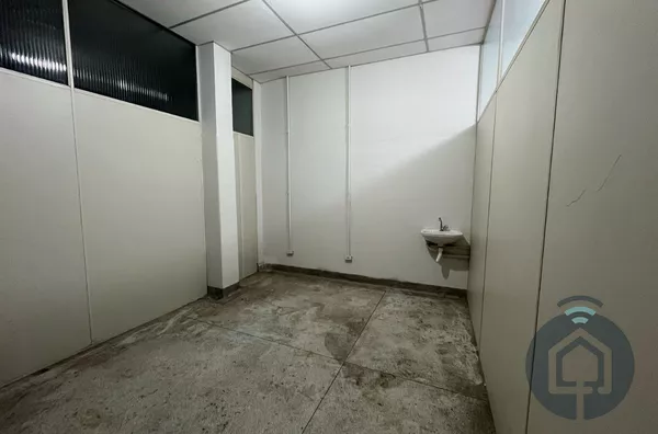 Sala Comercial para Aluguel no Centro de São Roque - Oportunidade Imperdível!