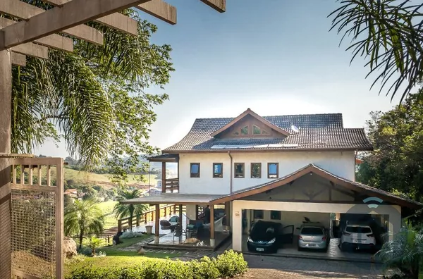 Casa em condomínio de alto padrão