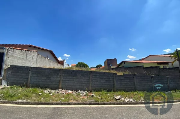 Terreno à Venda na Vila Guilhermina, São Roque – Oportunidade Imperdível para Seu Projeto!