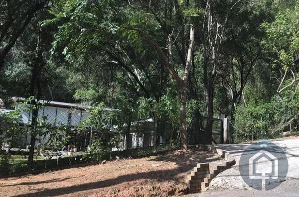 Terreno com vista em condomínio fechado 