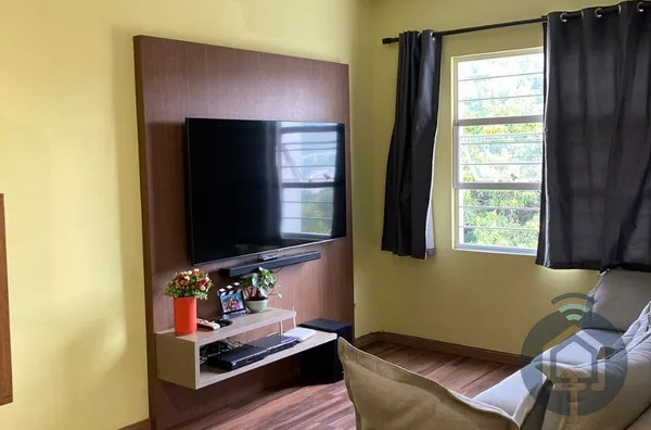 Apartamento com móveis planejados 