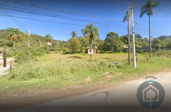 Localização Privilegiada: Terreno com 50 Metros de Frente para o Asfalto em São Roque