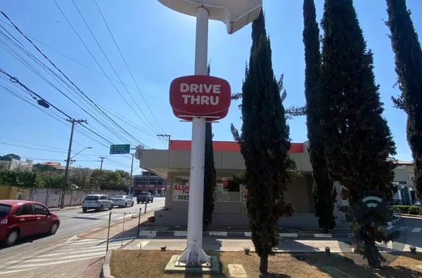 Amplo Imóvel Comercial no Centro de São Roque – Antigo Bob’s
