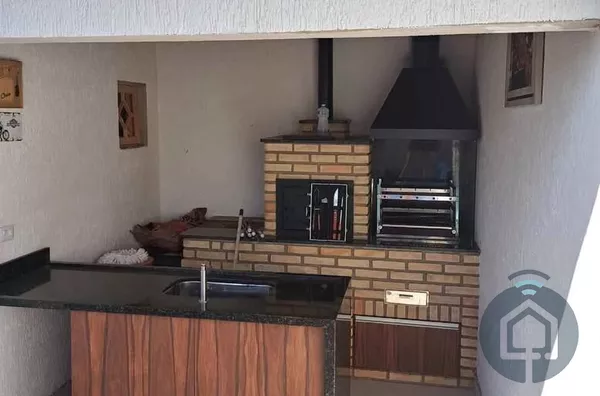 Casa à Venda em Ibiúna com 2 Quartos, Suíte, Piscina Aquecida e Segurança