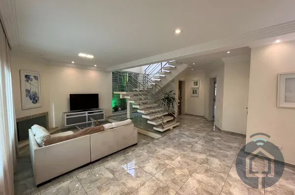 Viva com Estilo: Casa com Sauna, Hidromassagem e Vista Deslumbrante
