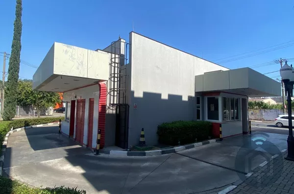 Amplo Imóvel Comercial no Centro de São Roque – Antigo Bob’s