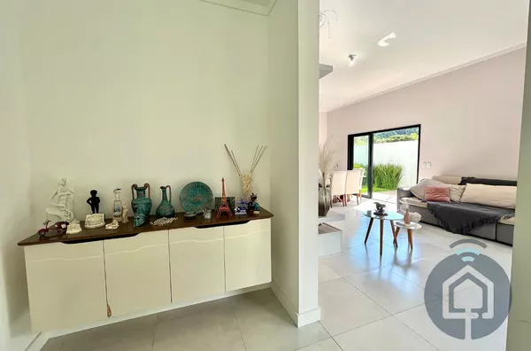 Casa de alto padrão em condomínio fechado 