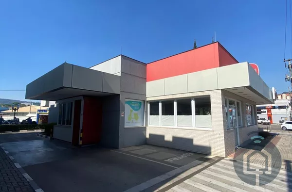 Amplo Imóvel Comercial no Centro de São Roque – Antigo Bob’s