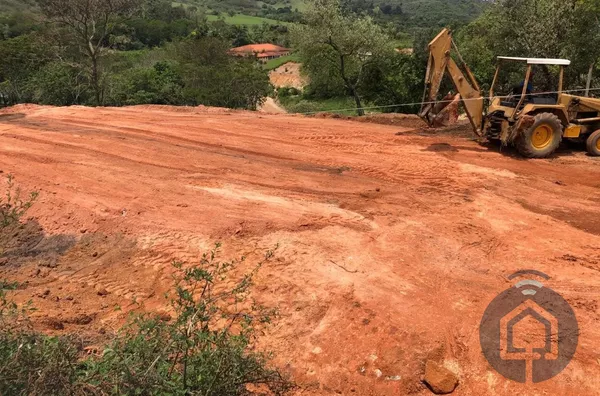 Terreno em Condomínio com Lagos e Próximo à Represa Itupararanga