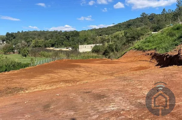 Galpão para Aluguel em Santana de Parnaíba - Localização Privilegiada de Frente para a Castelo Branco