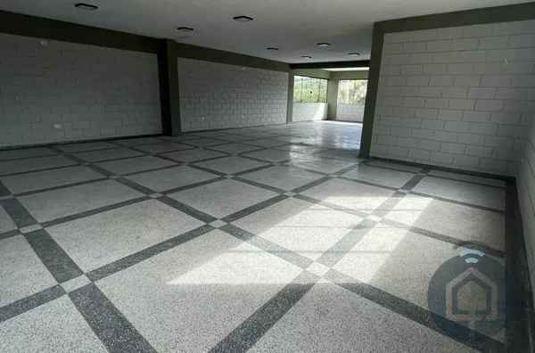 Salão Comercial para Aluguel – 200m² no Jardim Villaça, São Roque