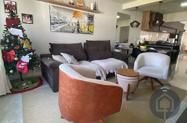 Casa com Área Gourmet Integrada e Condomínio com Lazer