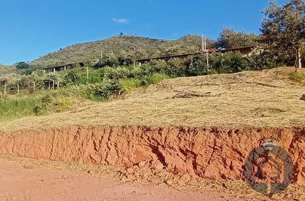 Vende-se Terreno de 1000m² - Oportunidade Única!