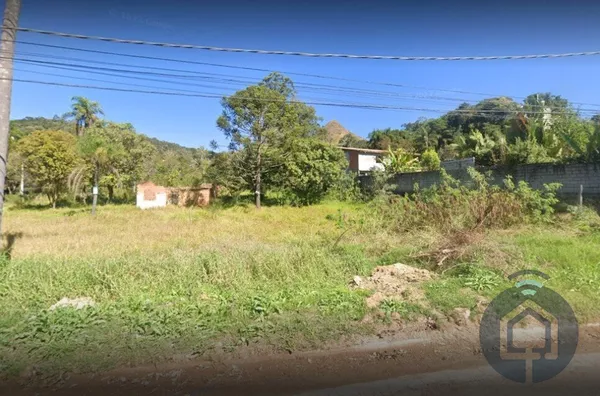 Localização Privilegiada: Terreno com 50 Metros de Frente para o Asfalto em São Roque