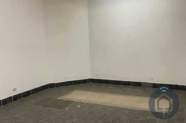 Sala comercial no centro de São Roque 