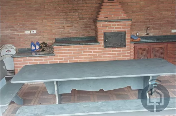 Chácara dos Sonhos em Araçoiaba da Serra – Completa e Porteira Fechada