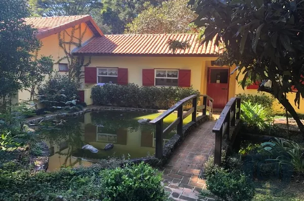 Sítio à Venda na Estrada do Vinho, São Roque: 22.000 m² com Chalé e Lazer Completo