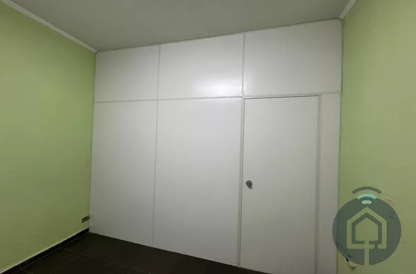 Excelente Sala Comercial para Aluguel no Centro de São Roque.