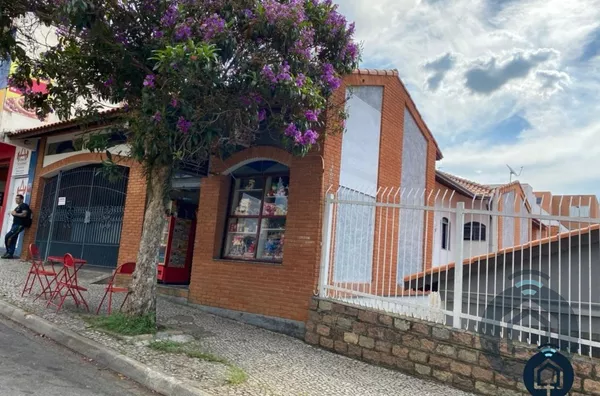 Excelente casa comercial no centro