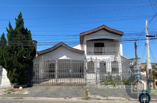 Casa ampla em bairro nobre