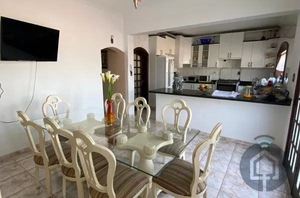 Casa ampla em bairro nobre