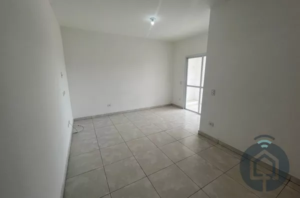 Apartamento com Varanda Ampla e Ótima Localização
