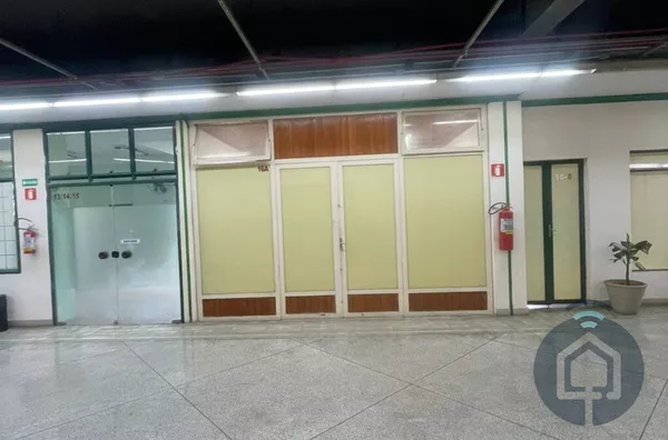 Sala comercial no centro de São Roque 