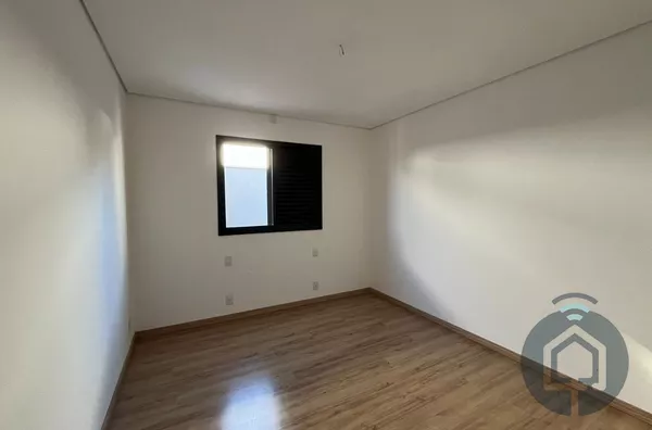 Casa de alto padrão em condomínio fechado 