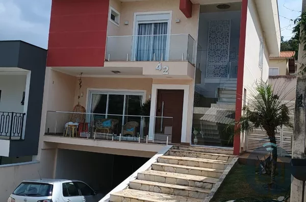 Seu Novo Lar com Muito Espaço: 3 Dorms, Varandas e Área de Lazer!