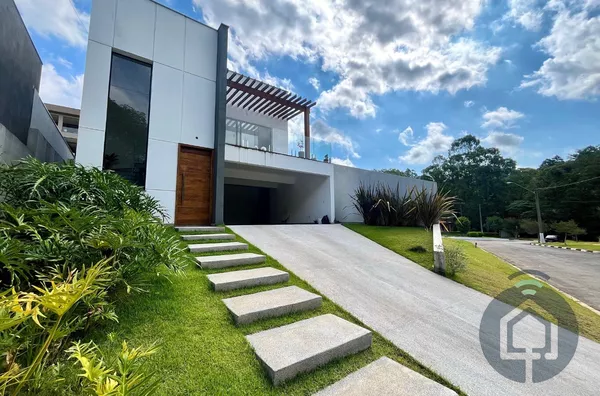 Casa de alto padrão em condomínio fechado 