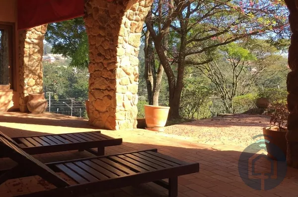 Excelente casa estilo sobrado de alto padrão