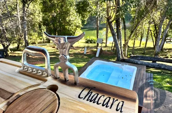 Chácara para temporada, 6 quarto(s),  em Ibiúna