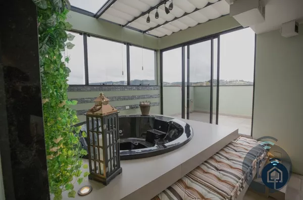 Apartamento triplex no centro de São Roque